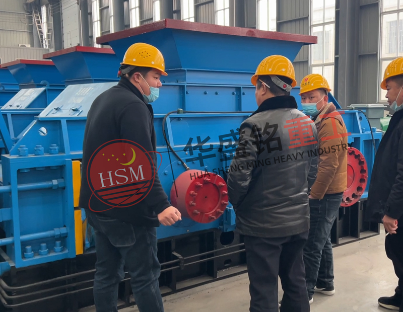 時產200噸瓜米石大型對輥機 時產200噸瓜米石大型對輥機